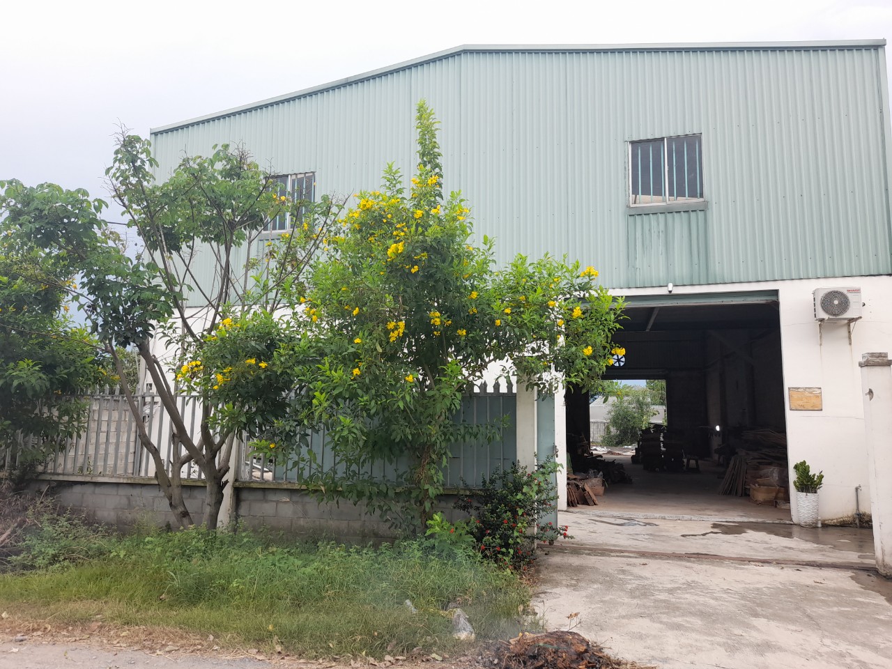 CHO THUÊ NHÀ XƯỞNG HÓC MÔN. -