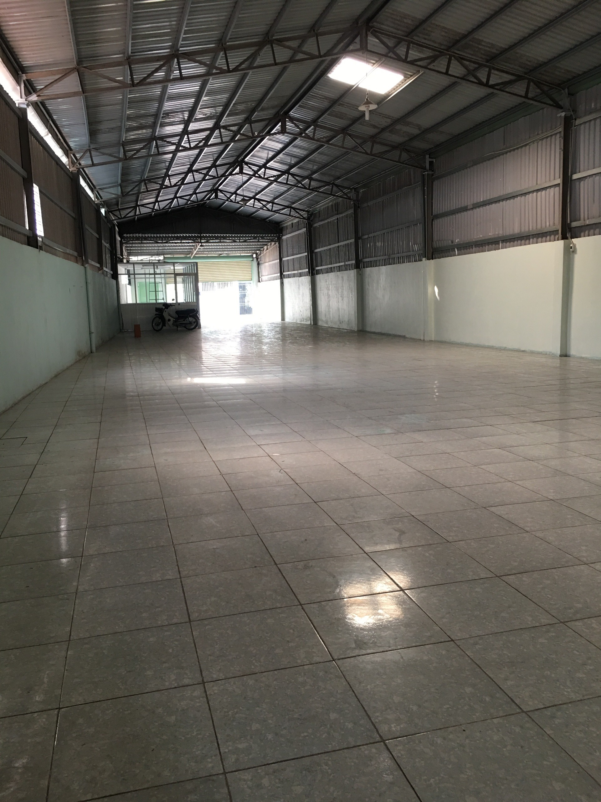 CHO THUÊ NHÀ XƯỞNG HÓC MÔN. -