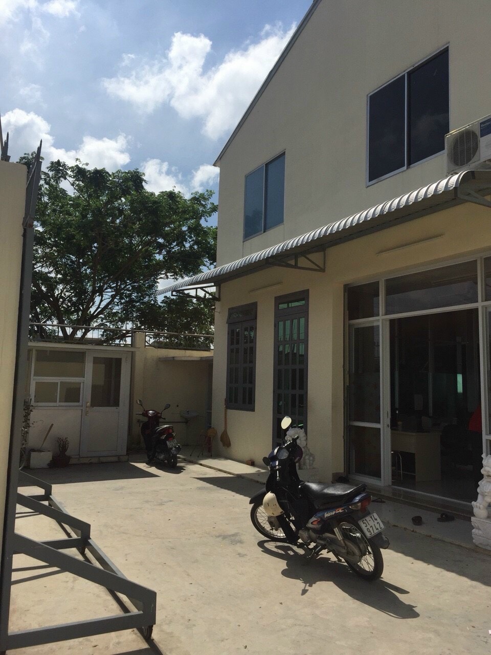 CHO THUÊ NHÀ XƯỞNG HÓC MÔN. -