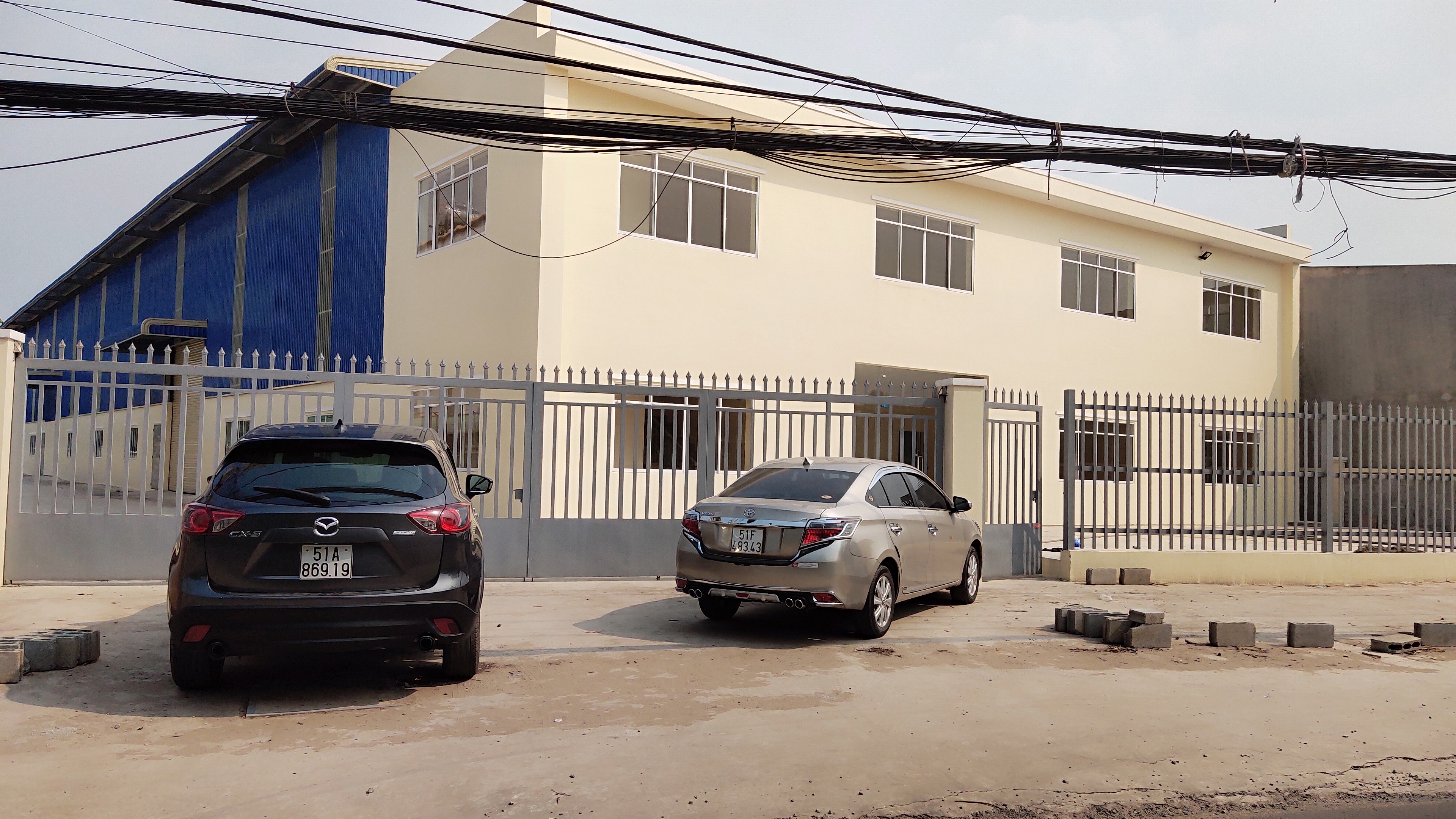 CHO THUÊ NHÀ XƯỞNG HÓC MÔN. -