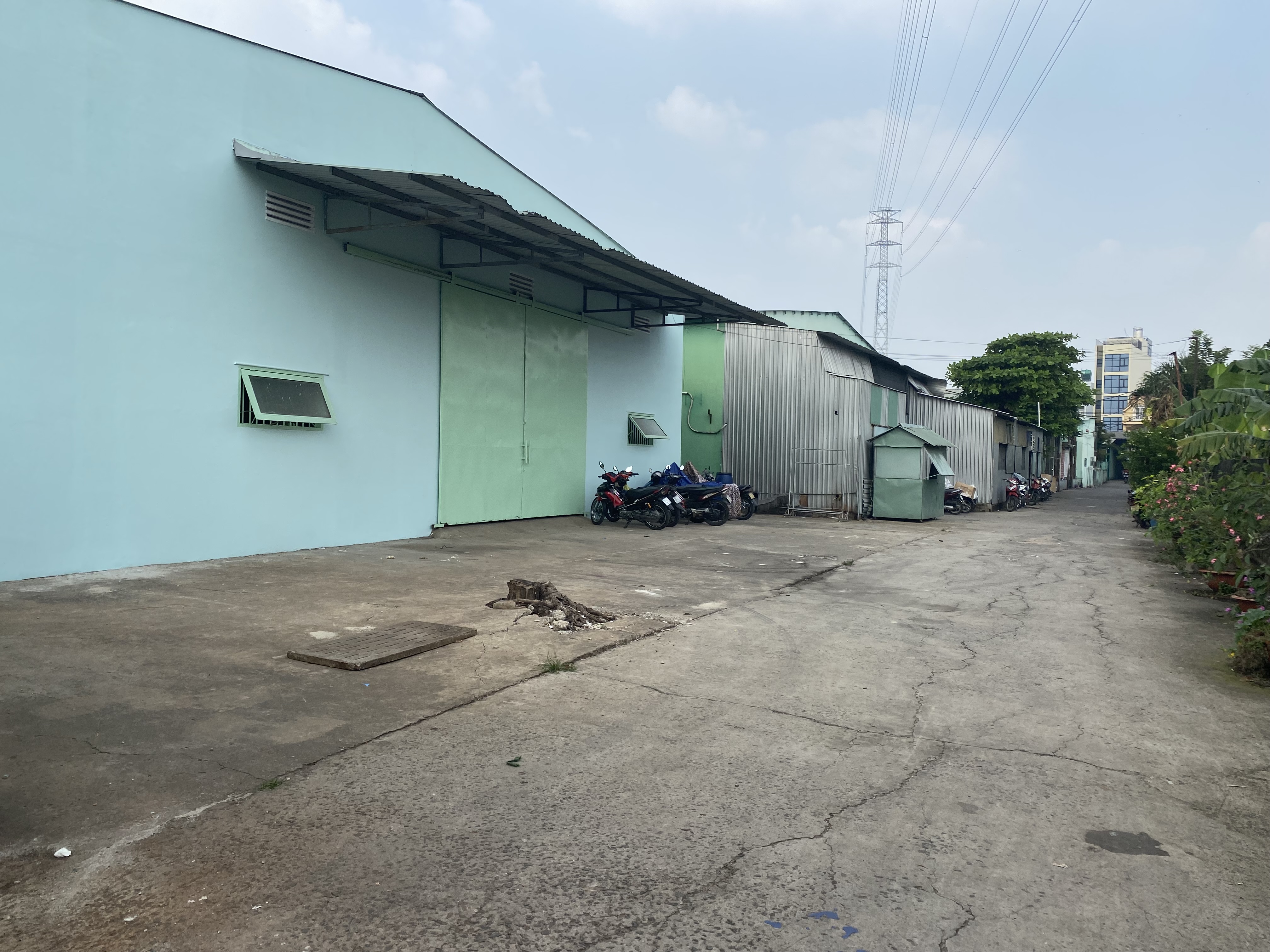 CHO THUÊ NHÀ XƯỞNG HÓC MÔN. -